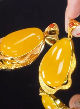 新款蜜蜡高端气质黄水滴项链简约复古锁骨链国潮宫廷高级感吊坠女