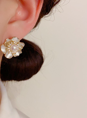 日韩甜美珍珠锆石耳钉S925银针花朵独特设计轻奢耳环气质温柔耳饰