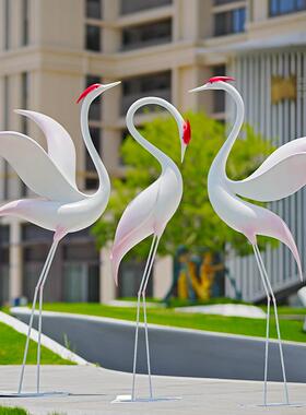 新中式仙鹤雕塑丹顶鹤落地户外水池水景园林装饰样品屋展示中心处