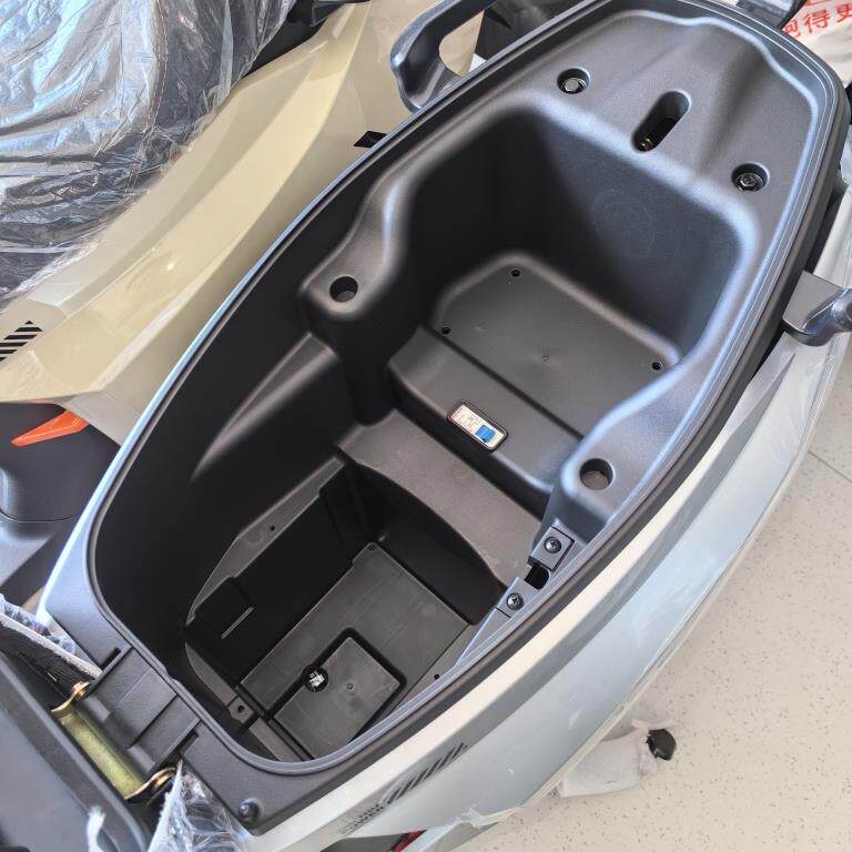 小牛F200/NQI/N1S/NGT/G400T/F400T/NXT/G6T/NX坐桶座桶头盔桶 - 图2