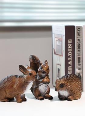 抽象艺术可爱兔子松鼠刺猬摆件吉祥物客厅桌面酒柜树脂家居装饰品