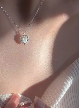 爱心项链女夏季高级感设计感小众轻奢白心形锁骨链学生党饰品