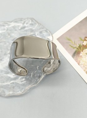 简约夸张银色手镯宽不规则镜面时髦小众设计感几何宽边波浪手环女