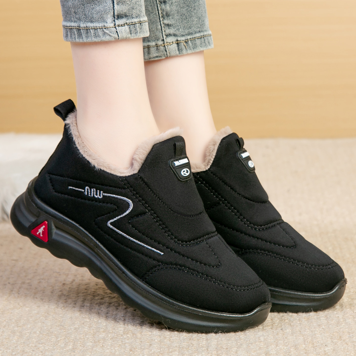 2025冬季加绒加厚保暖一脚蹬防滑棉鞋女妈妈鞋休闲靴中老年运动靴,淘宝优惠券,粉丝福利购,淘宝优惠卷