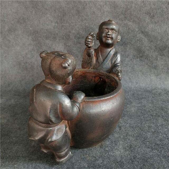 Old ironware, iron boy, holding cylinder, stylus pen, washing antiques, miscellaneous collection, old objects, exquisite shape and good condition