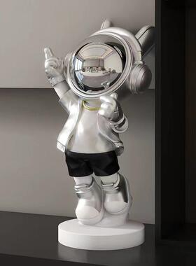 创意太空比心宇航员桌面摆件电视柜酒柜玄关家居乔迁送礼装饰品