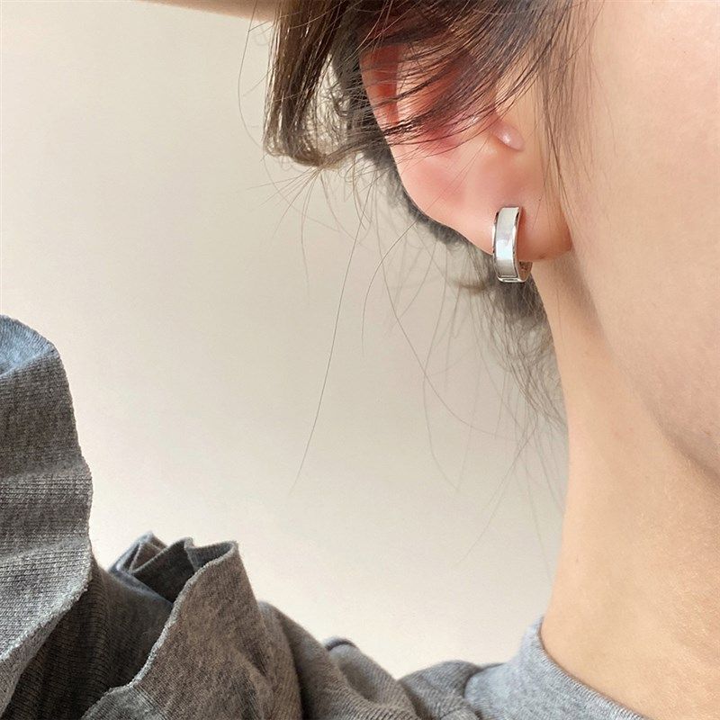 圈圈耳钉女夏季小众设计高级感气质精致耳扣耳饰简约法式贝母耳环,淘宝优惠券,粉丝福利购,淘宝优惠卷