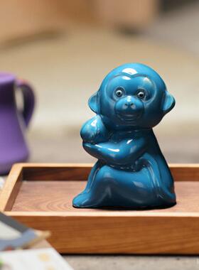 小猴子可爱的黄红陶瓷猴生肖饰品家陶土猴生肖猴