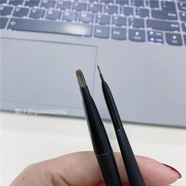 郭小妞 便携双头眉刷超薄斜角眼线刷勾勒眉形宽版眉刷专业化妆刷,淘宝优惠券,粉丝福利购,淘宝优惠卷