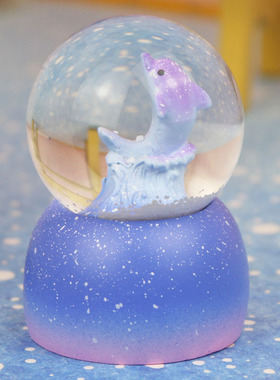 新款渐变海豚发光水晶球摆件圣诞节送同学生日礼物女学生闺蜜装饰