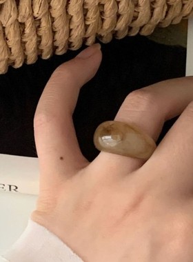 复古气质醋酸树脂圆弧宽面戒指