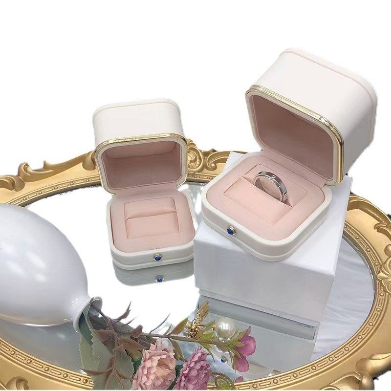 Fort SHI Dragon Proposal Ring Box High-end Diamond Ring Box Oil-sprayed Gold Frame Hidden Buckle Jewelry Packaging Box
