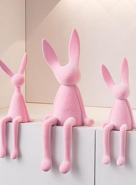 现代简约卡通植绒坐姿兔子摆件客厅售楼处装饰品公仔克莱因蓝摆设