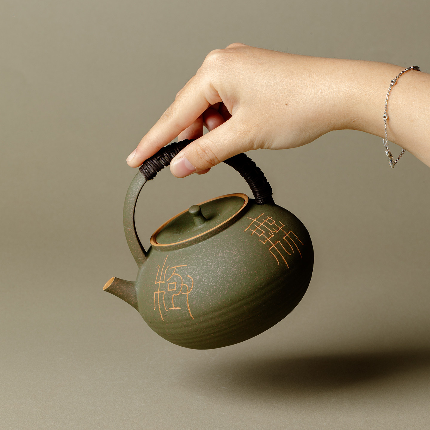 里作全手工粉引耐火泥泥火炉复古日式围炉煮茶碳炉茶事藤编煮茶壶,淘宝优惠券,粉丝福利购,淘宝优惠卷