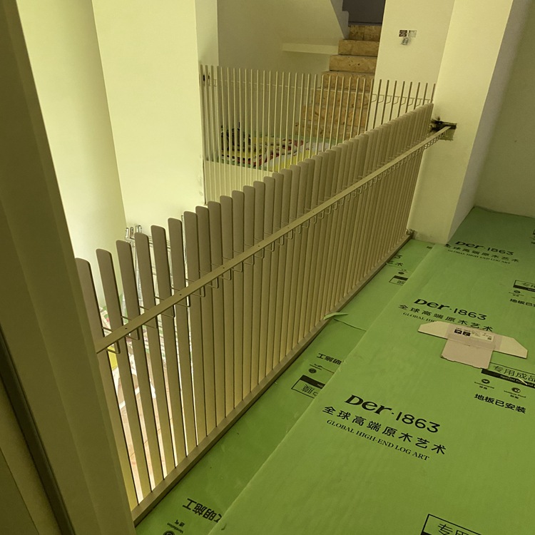 艺术栏杆 上海厂家定制香槟金不锈钢百叶楼梯扶手 扁管楼梯栏杆 - 图2