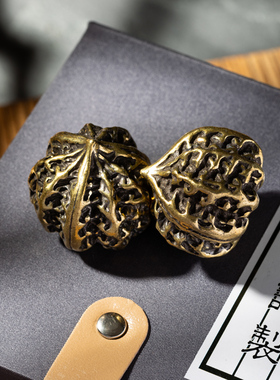 实心文玩古玩核桃手把件一对纯黄铜狮子头官帽核桃把玩摆件握球