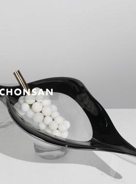 现代简约尖嘴鱼型玻璃果盘摆件软装饰品售楼部样板间客厅餐桌摆设