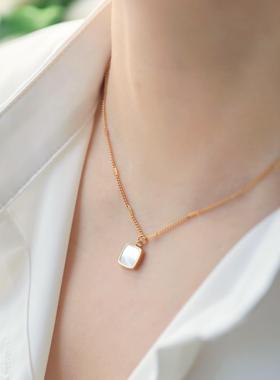 LADYB天然贝母方块镀金吊坠项链