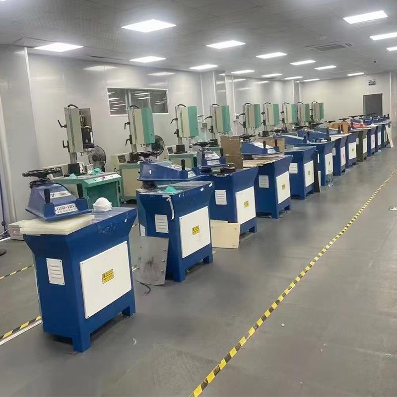 Houhe sells leather hydraulic swing arm cutting machine, follow-up swing arm blanking machine, luggage blister small stamping machine