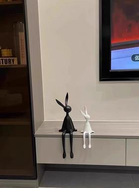 网红创意卡通坐姿长耳兔子摆件客厅电视柜酒店前台桌面玄关装饰品