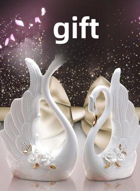 欧式陶瓷天鹅大摆件结婚礼物新婚庆客厅卧酒柜家居工艺装饰送礼品