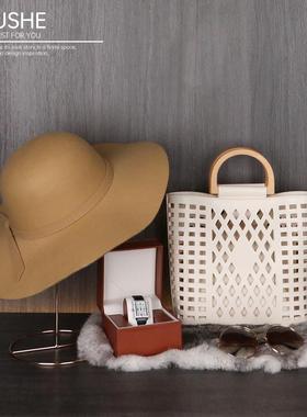 初舍印象样板房衣帽间衣服围巾帽子女士包包手表太阳眼镜软装摆件