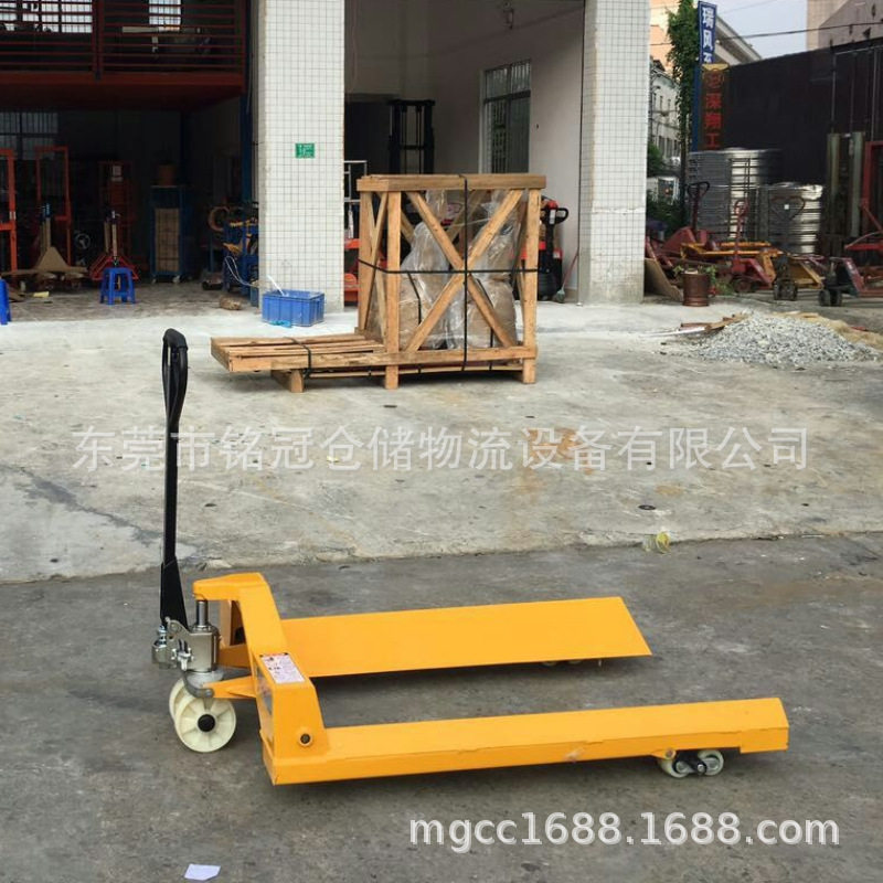 手动叉车厂家生产供应 纸筒叉车 便捷纸卷搬运车操作简单手动叉车,淘宝优惠券,粉丝福利购,淘宝优惠卷