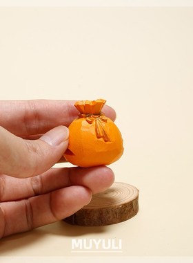 木头手工木雕钱袋发财招财汽车摆件办公室桌面装饰品生日礼物女生