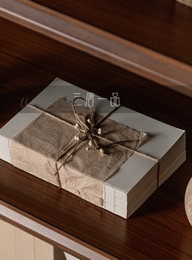 侘寂原木风软装壁柜装饰日式民宿中古陶瓷陈列室样板间高级感摆件