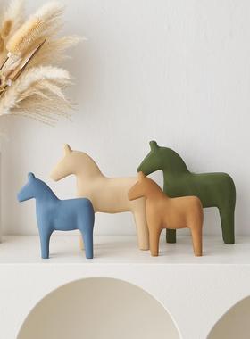 原木风文艺小木马小摆件客厅玄关电视柜家居软装饰品搭配木质书架