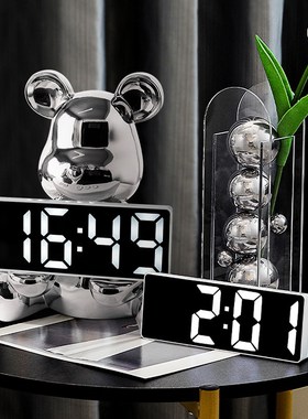 新款创意态式闹钟儿童叫醒电子智能暴力熊小公仔T摆件客厅简约现