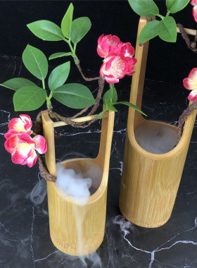 优选刺身装饰竹筒藤花海鲜姿造干冰竹筒酒店摆盘花草餐厅菜品盘饰