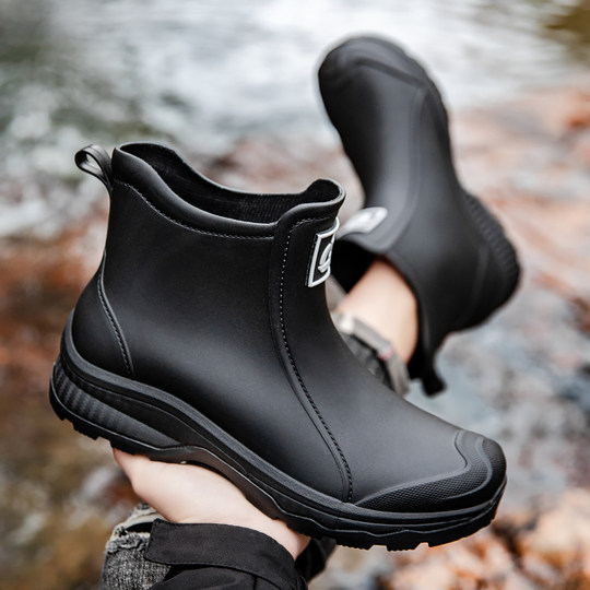 Bottes de pluie pour hommes, bottes de pluie courtes antidérapantes et imperméables, chaussures d'eau chaude en velours, chaussures en caoutchouc épaisses résistantes à l'usure pour la pêche en plein air et la mer