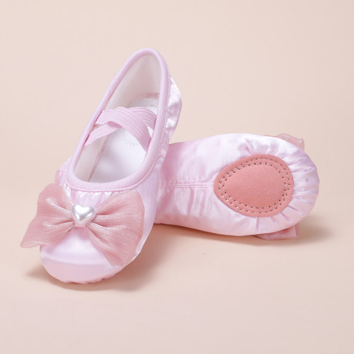 可爱儿童舞蹈鞋心形蝴蝶结珍珠配饰点缀女孩练功跳舞鞋芭蕾猫爪鞋 - 图3