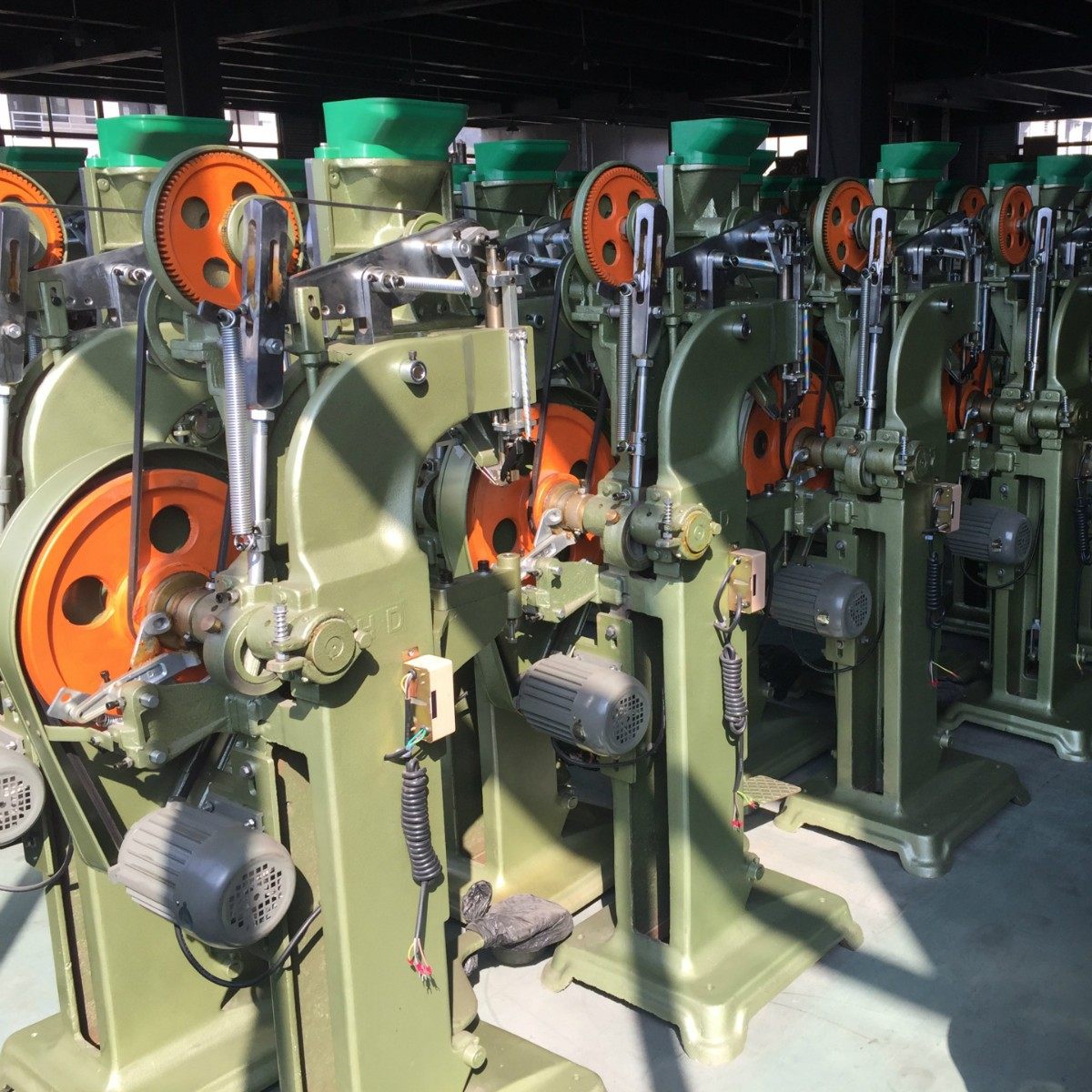 画册相框背板全自动铆钉机皮带箱包压铆钉扣文件夹扣铆钉打钉机,淘宝优惠券,粉丝福利购,淘宝优惠卷