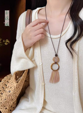 新中式奶咖花朵圆圈吊坠长款项链