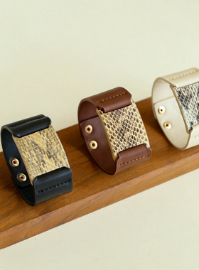 蛇皮真皮拼接宽版时尚百搭手镯女