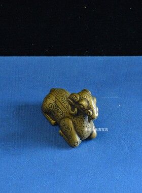 中式古典小铜器清代卧羊铜镇尺茶宠文玩小复古实心纯铜