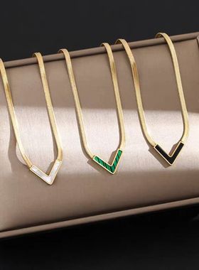 V字短款蛇骨链钛钢男项链嘻哈冷淡风女锁骨链小众设计高级毛衣链