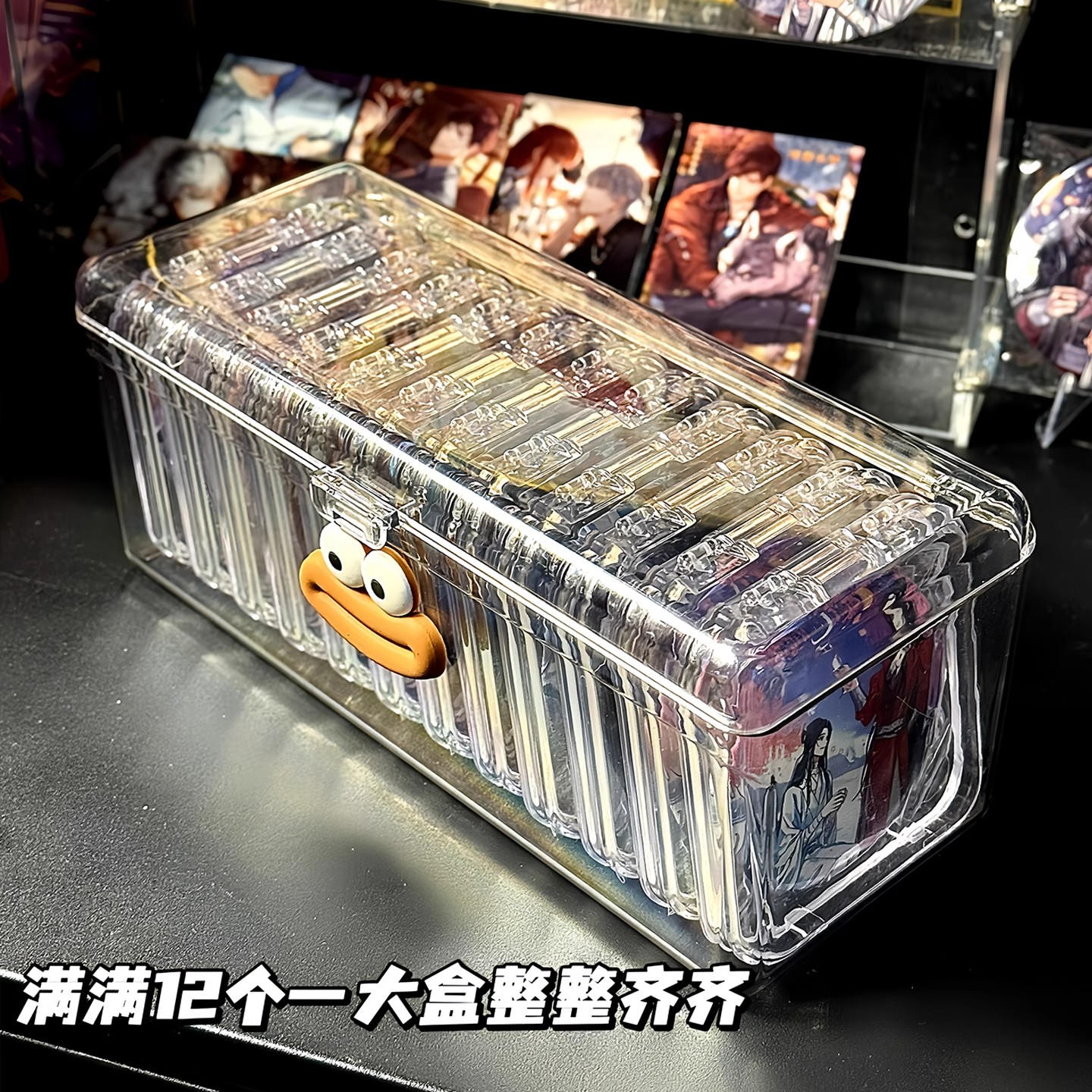 吧唧收纳盒亚克力透明翻盖式防潮徽章动漫周边谷子大容量防尘盒子 - 图1