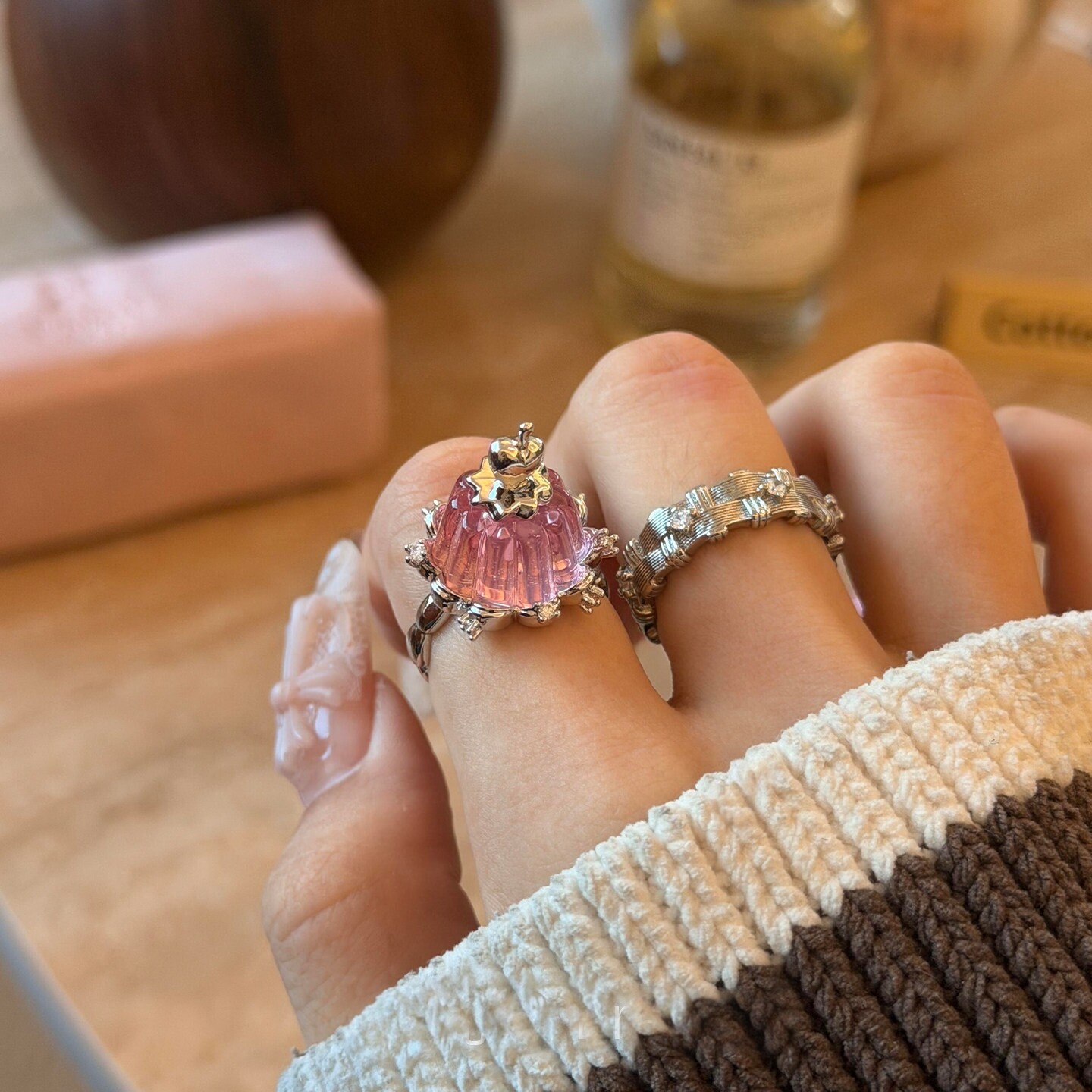 Sweet pink jelly pudding cake ring for women
