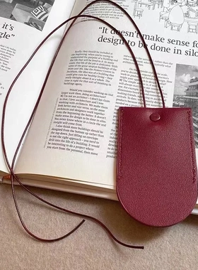 2025年新款爆款皮革长款挂脖项链小众多功能钱包配饰合金电镀排钻