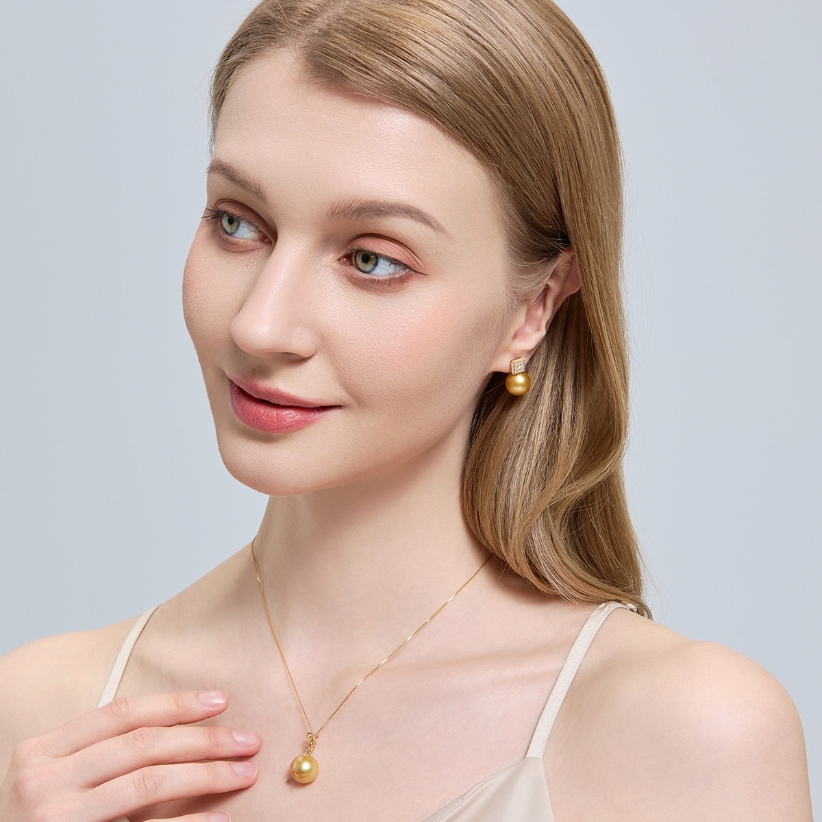 方糖凝钻 天然海水南洋金珍珠耳钉耳饰18K金钻石深金色维纳斯耳环,淘宝优惠券,粉丝福利购,淘宝优惠卷