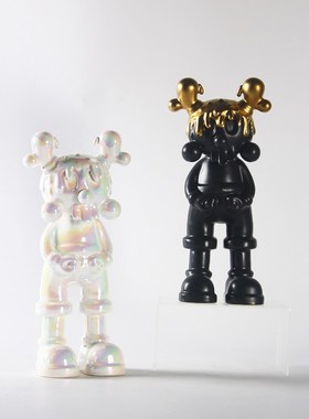 简约现代创意抽象轻奢伽马星人摆件卡通人物儿童房玄关客厅装饰品