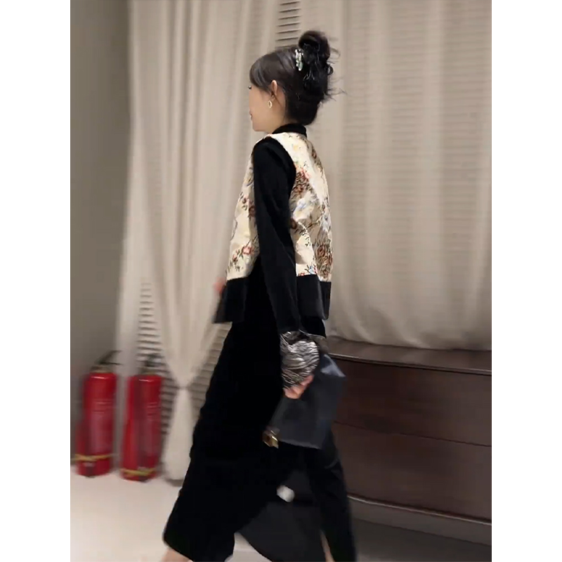 【现货】新中式国风女装2025新款漂亮小香风马甲套装金丝绒连衣裙,淘宝优惠券,粉丝福利购,淘宝优惠卷