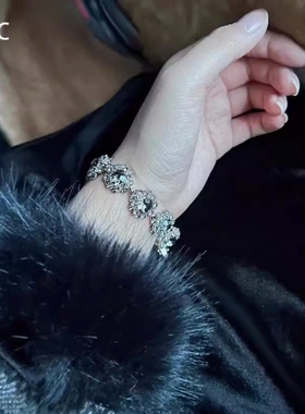 韩系超闪皓石花朵手链