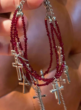 哥特风甜酷十字架流苏手链女红色串珠手饰小众暗黑系辣妹复古手串