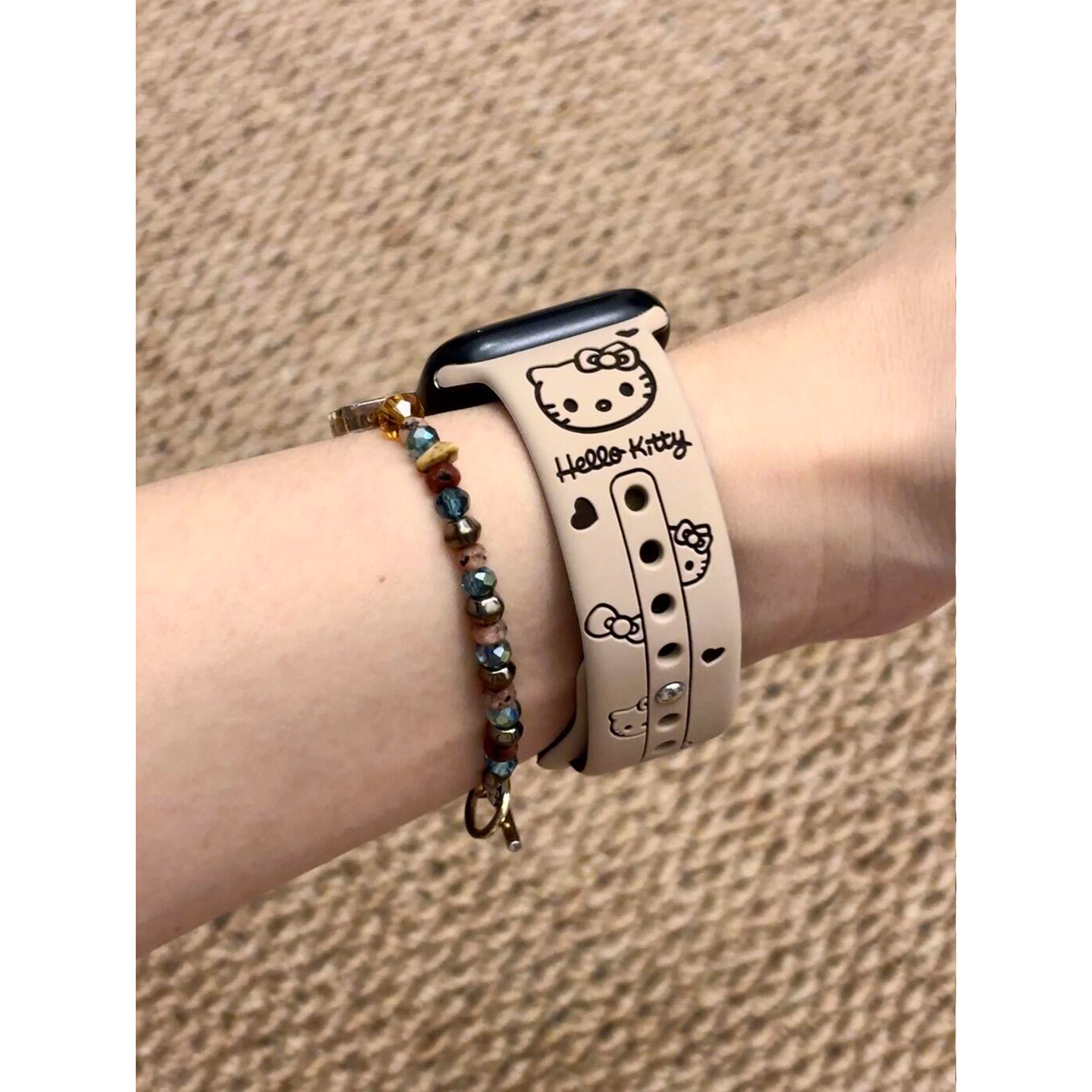 撞色KT猫适用applewatch硅胶表带iWatch11/10/9/8凯蒂猫印花蝴蝶扣柔软苹果手表ultra运动透气可爱腕带女秋冬 - 图2
