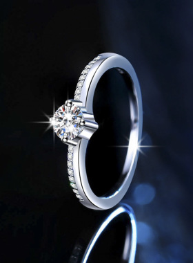 s925纯银四爪镶嵌戒指正品D色莫桑石结婚求婚戒微镶气质银饰