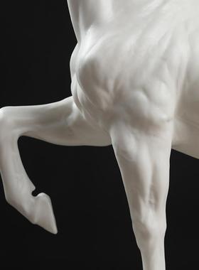 中国白瓷高瞻远瞩马摆件蔡国海省级大师雕塑艺术品办公室商务礼品